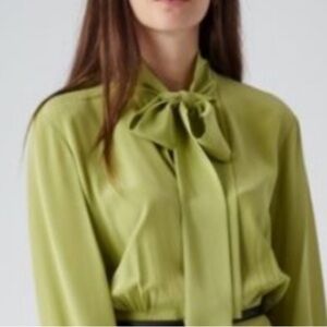 Gucci Silk Green Blouse Bow Tie Button Down Sz 38 US 8 Women